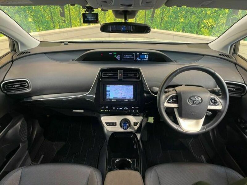 PRIUS PHV