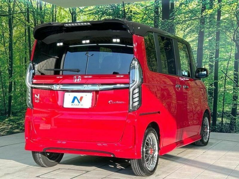 N BOX CUSTOM