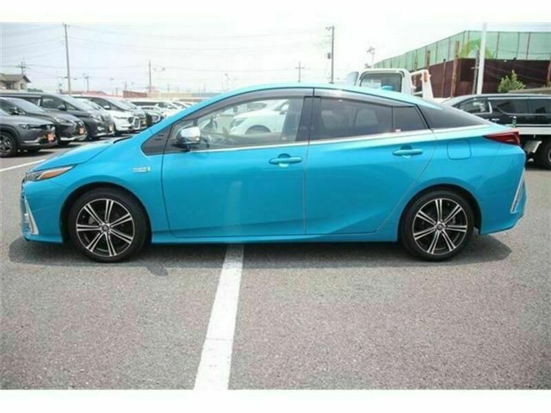 PRIUS PHV