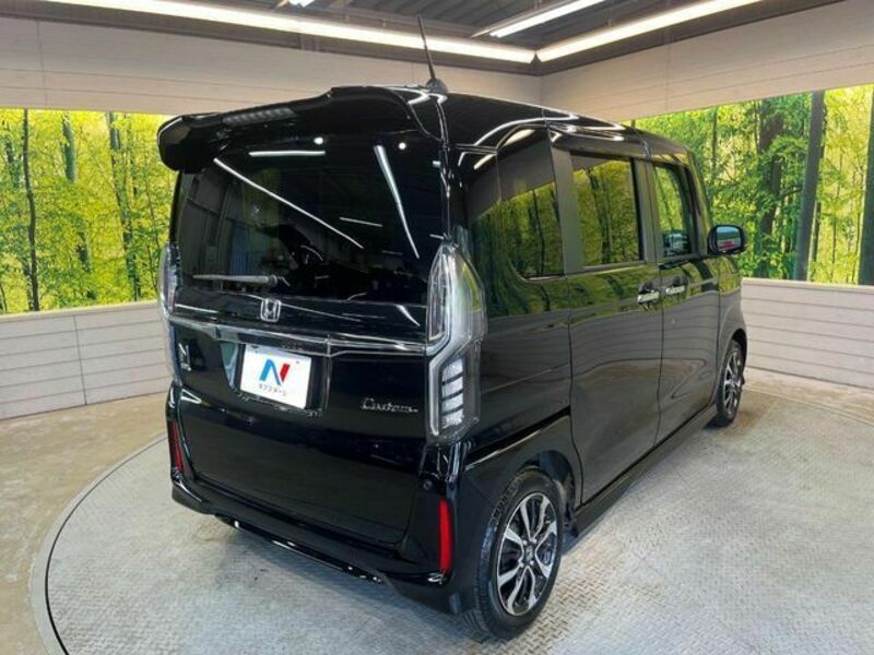 N BOX CUSTOM