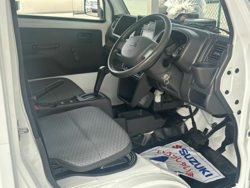 MINICAB TRUCK