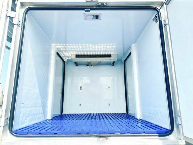 MINICAB TRUCK