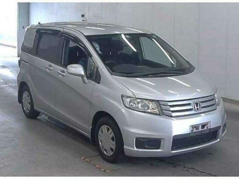 Honda freed spike 2011