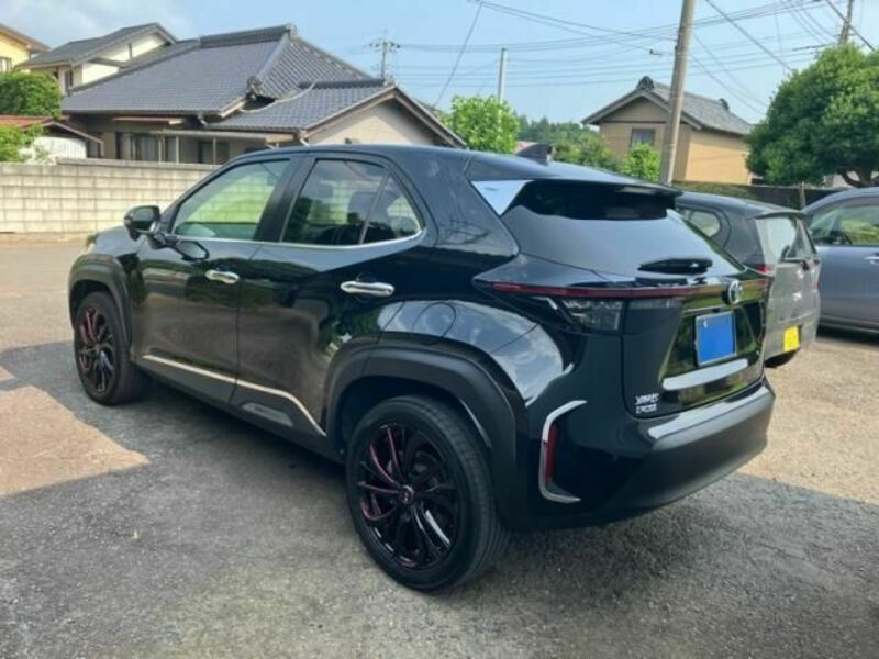 YARIS CROSS