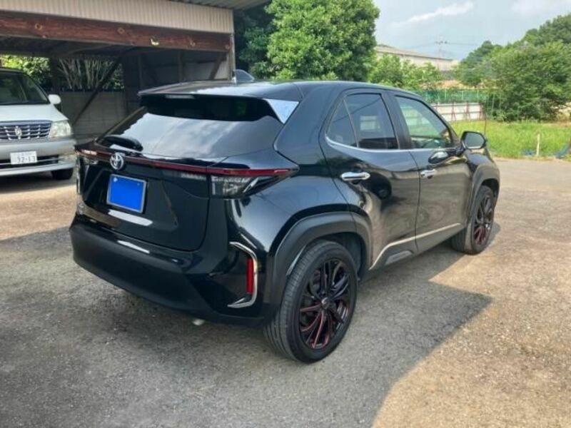 YARIS CROSS
