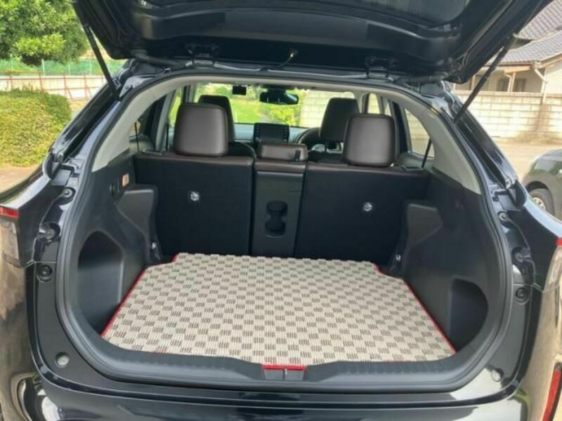 YARIS CROSS