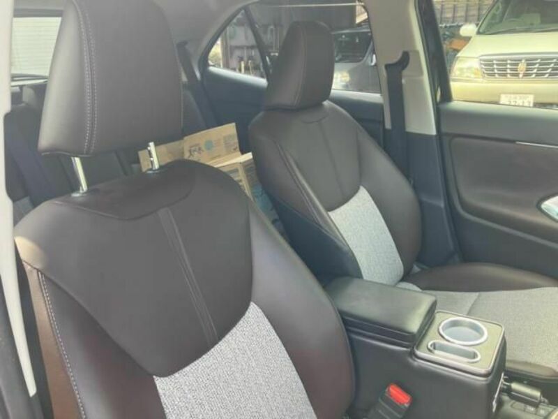 YARIS CROSS