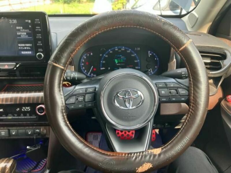YARIS CROSS