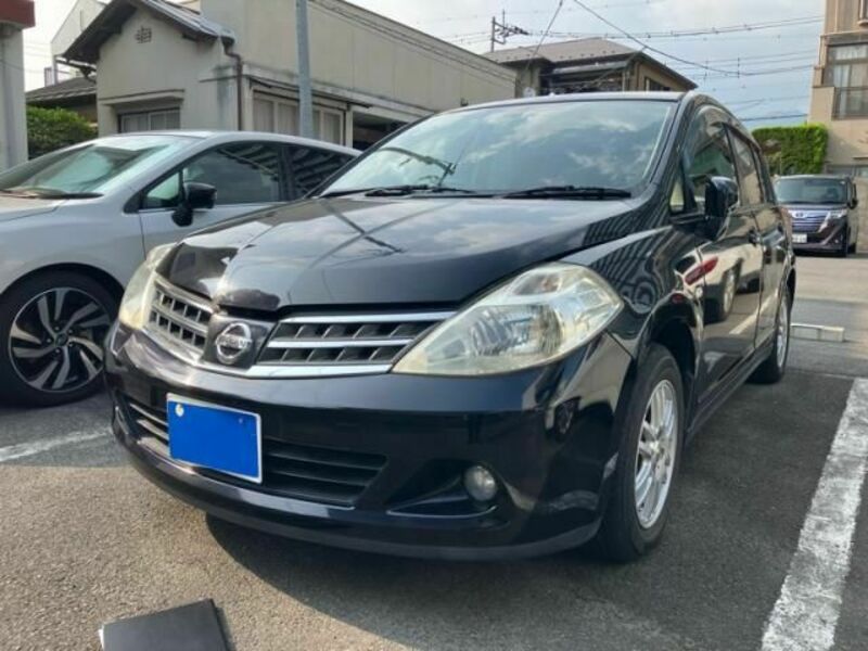 NISSAN TIIDA