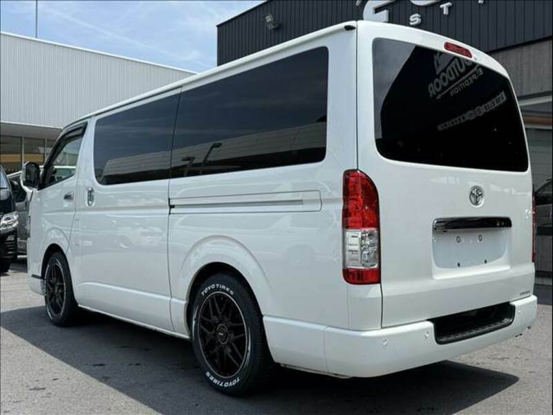 HIACE VAN