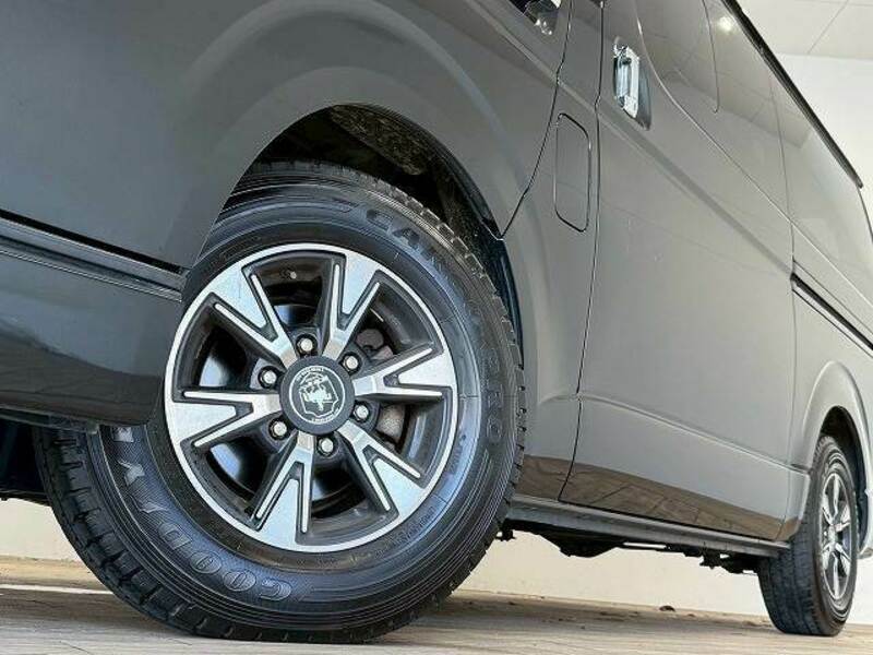 HIACE VAN