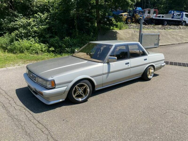 TOYOTA CRESTA
