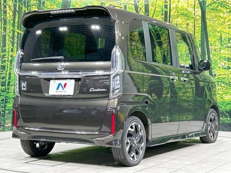 N BOX CUSTOM