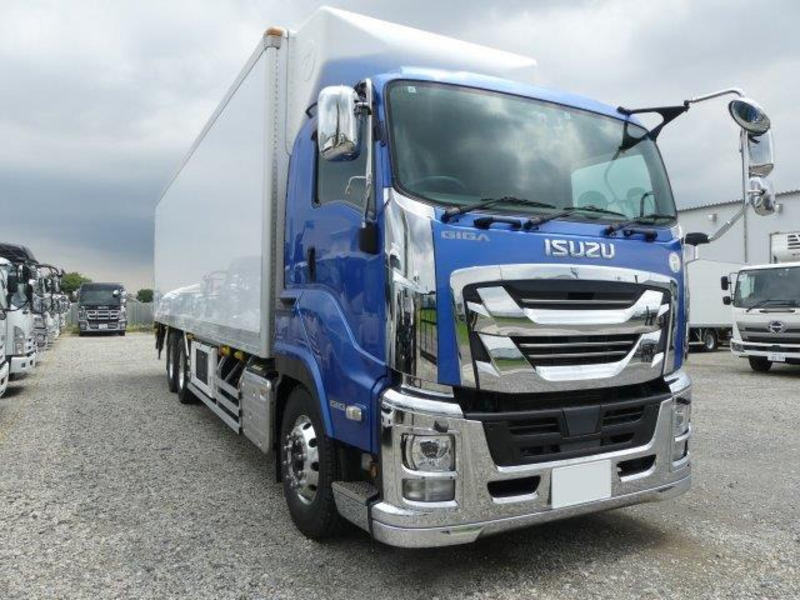 ISUZU GIGA