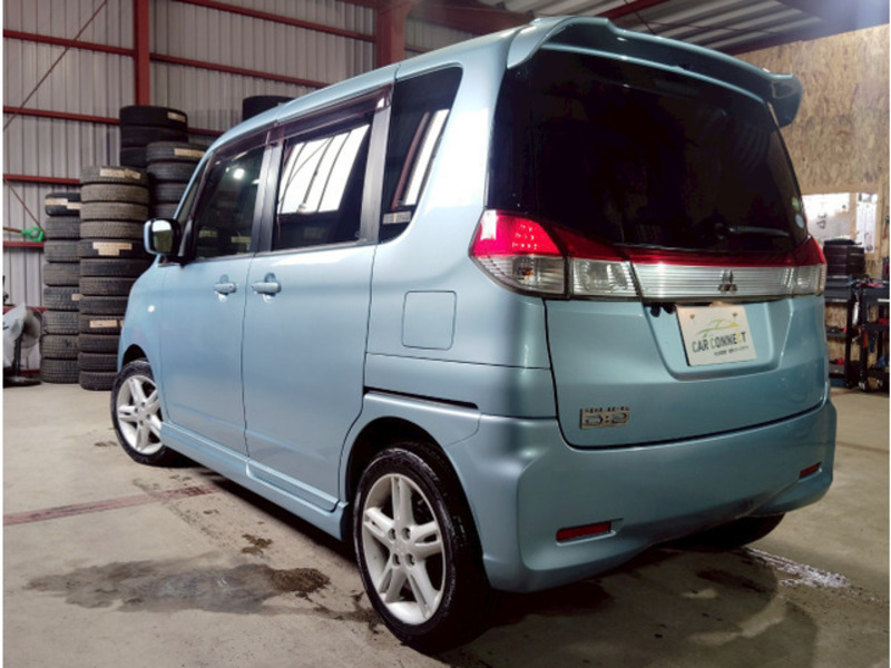 DELICA D2