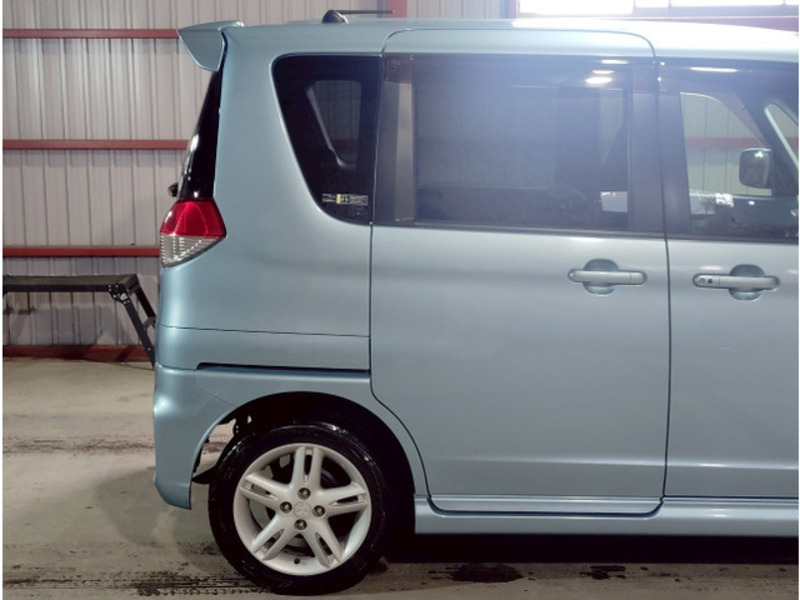 DELICA D2