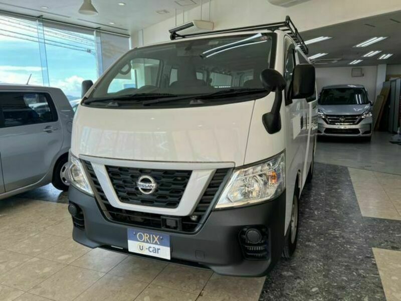 NV350 CARAVAN-0