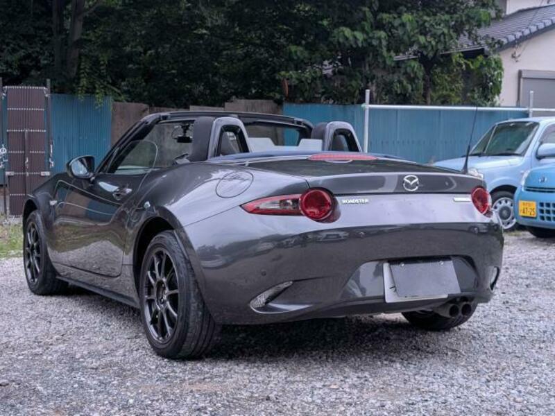 ROADSTER