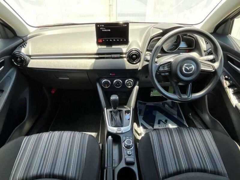 MAZDA2
