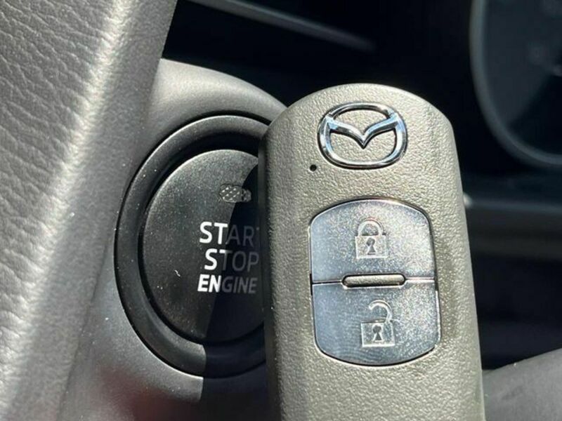 MAZDA2