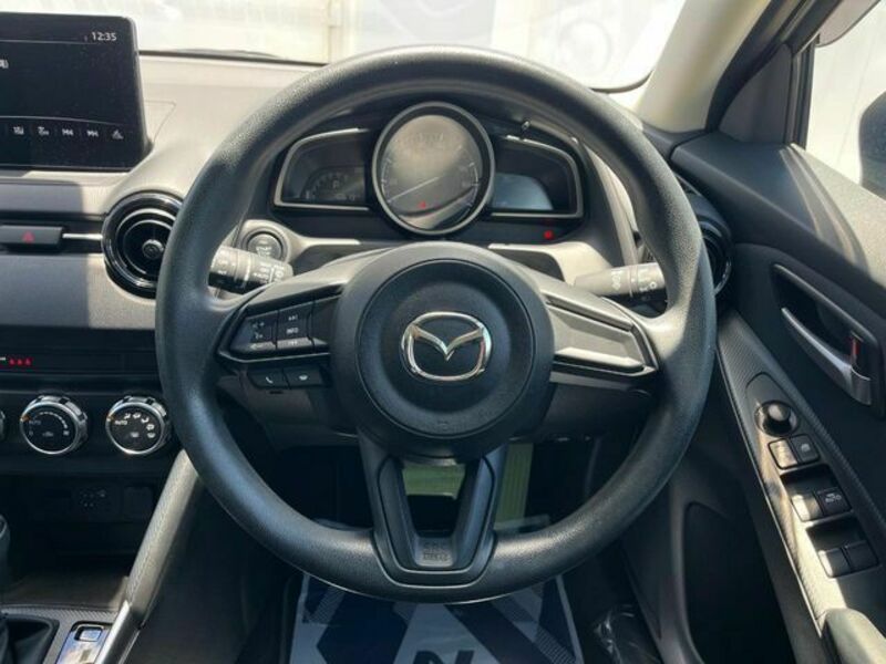 MAZDA2