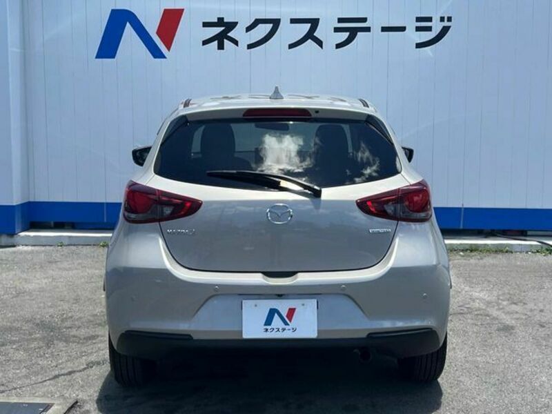 MAZDA2