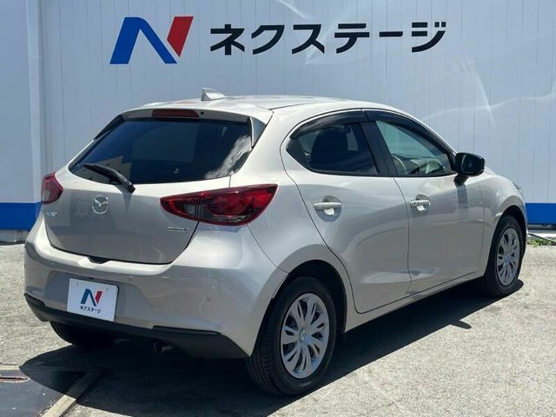 MAZDA2