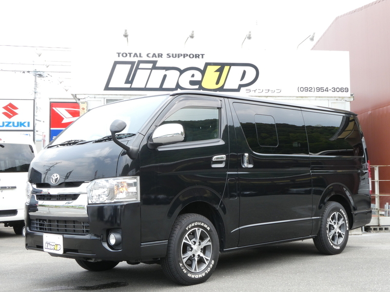 TOYOTA HIACE VAN