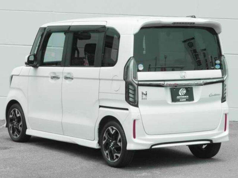 N BOX CUSTOM
