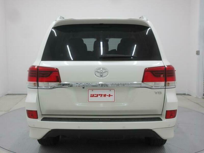 LAND CRUISER