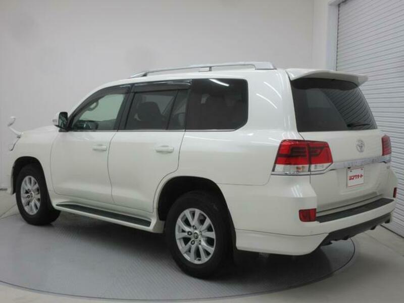 LAND CRUISER
