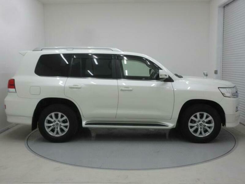 LAND CRUISER