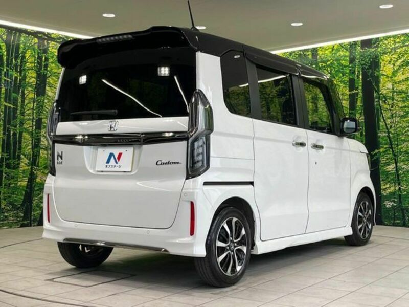 N BOX CUSTOM