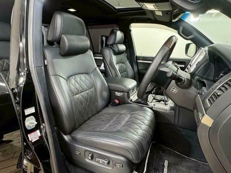 LAND CRUISER