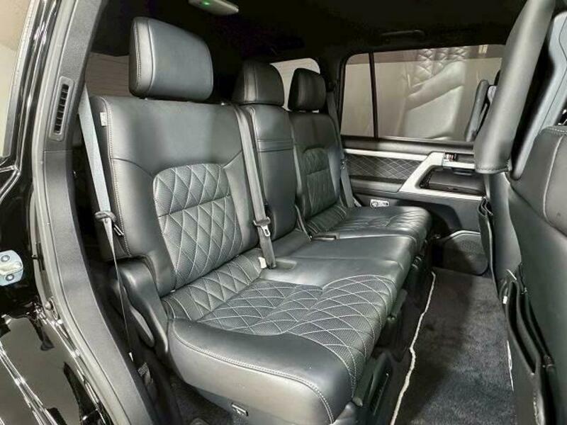LAND CRUISER