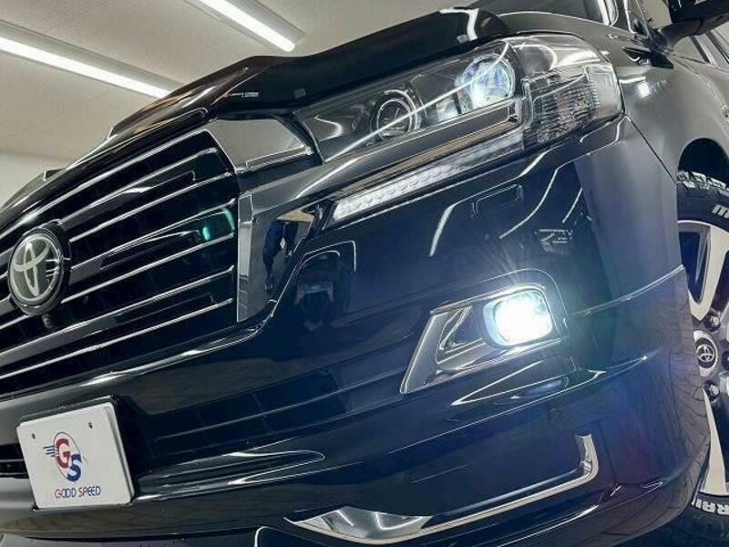 LAND CRUISER