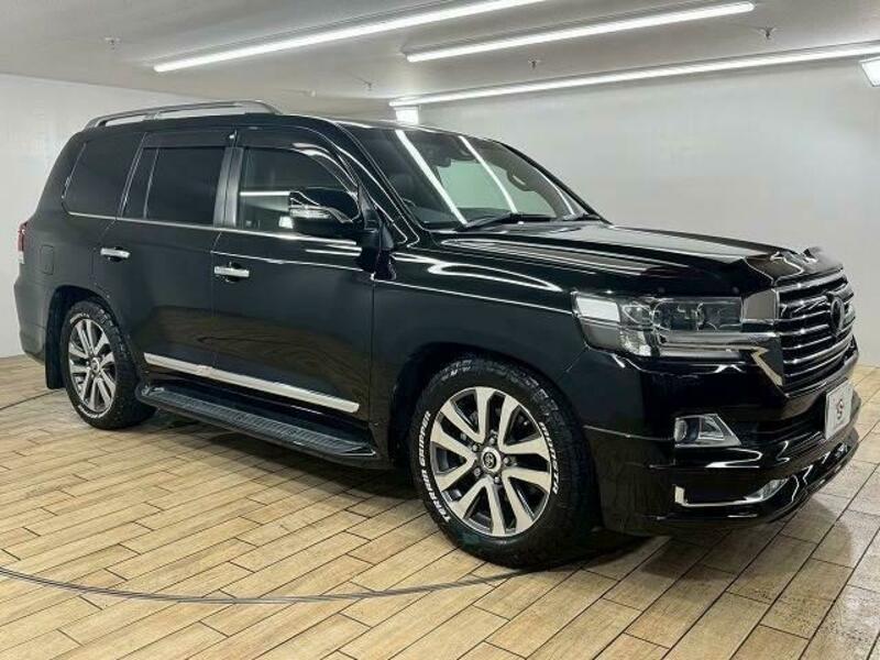 LAND CRUISER
