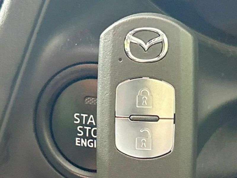 MAZDA2