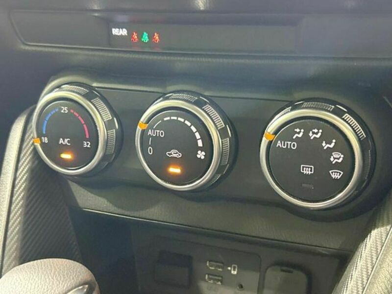 MAZDA2