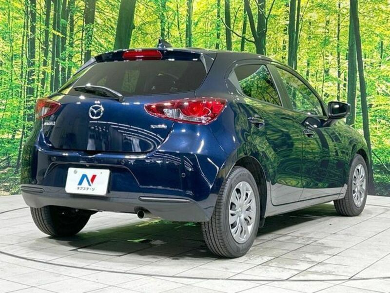 MAZDA2