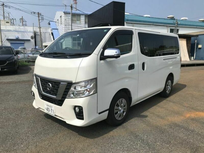 NV350 CARAVAN-0