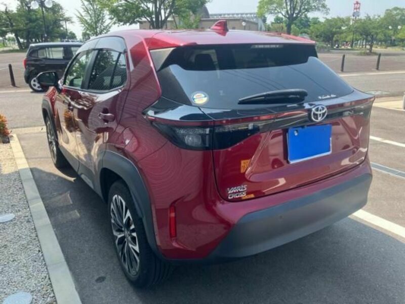 YARIS CROSS