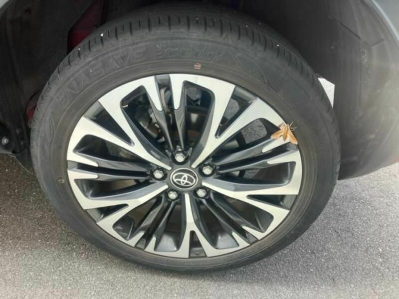 YARIS CROSS