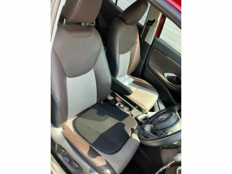 YARIS CROSS