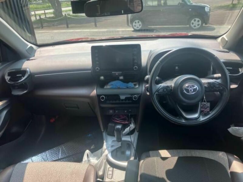 YARIS CROSS