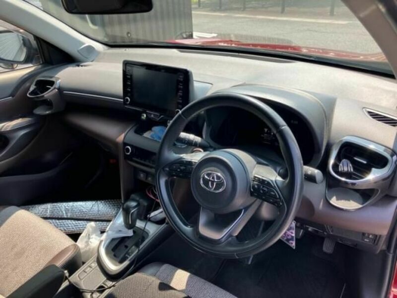 YARIS CROSS