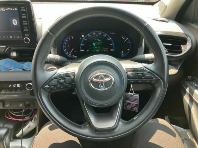 YARIS CROSS