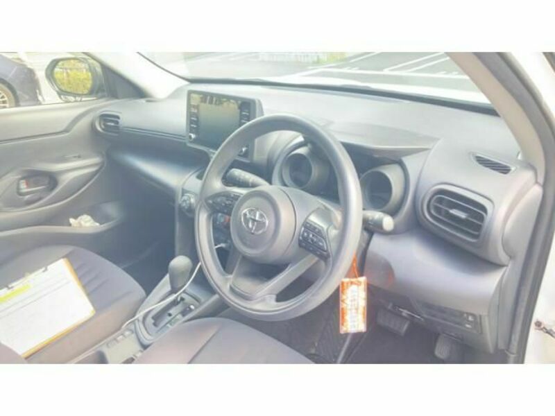 YARIS CROSS