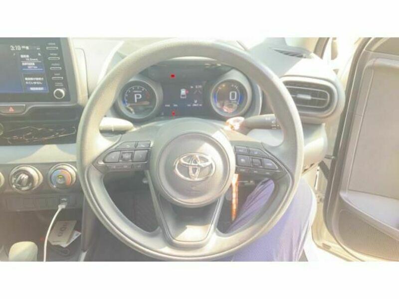 YARIS CROSS