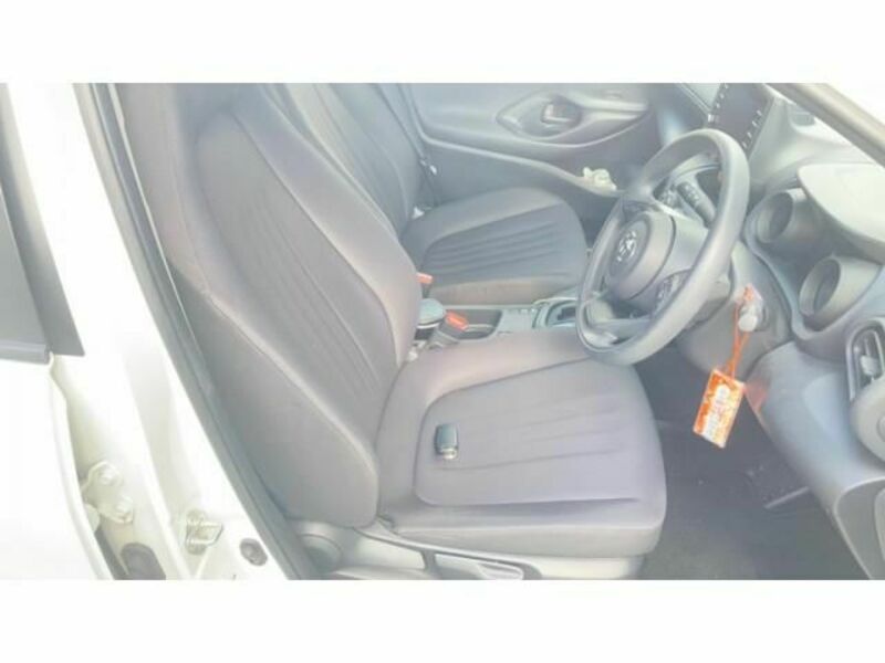 YARIS CROSS